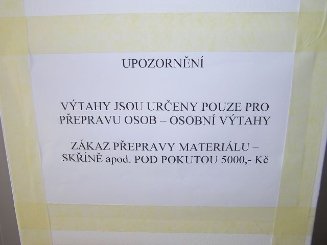 Cedule u výtah? - budova A.jpg
