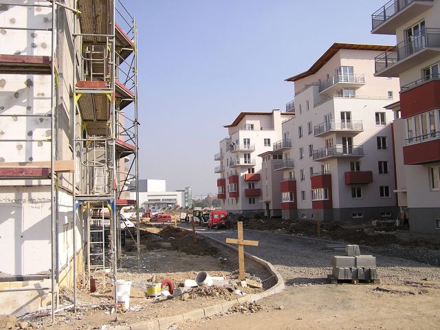Pohled do bytového komplexu od domu A (14-10-2005).jpg